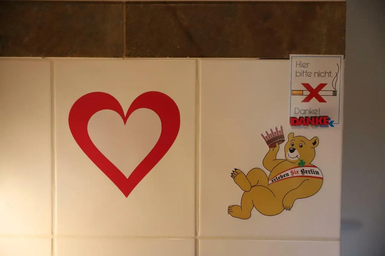 Mandy X Gasteunterkunft Berlin Daire